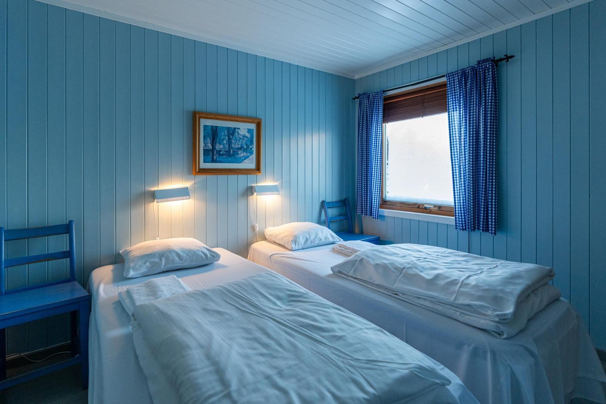 Henningsvaer Rorbuer Hotel Exterior photo